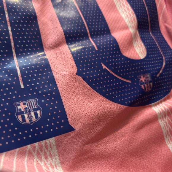 Lamine Yamal Pink Barcelona Jersey Men’s Sz Small New with tags Nike - Picture 9 of 11